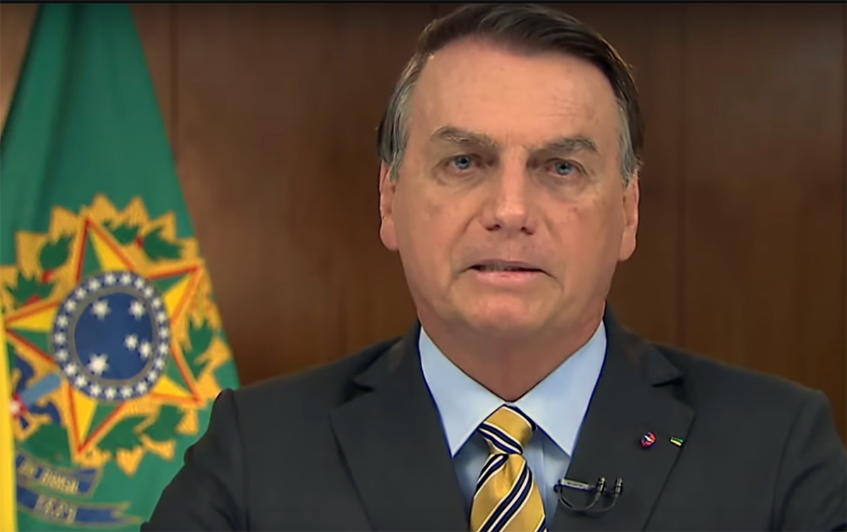 Bolsonaro mente em cadeia nacional e população o recebe com panelaço